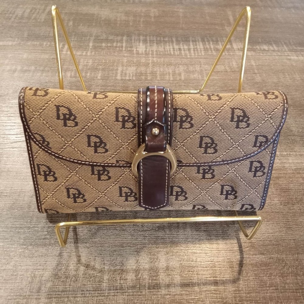 DOONEY & BOURKE BROWN COLOR - EXCELLENT CONDITION